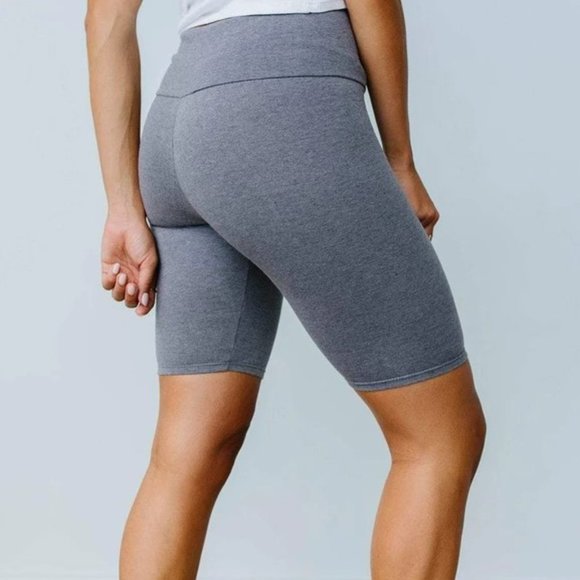 Aero Biker Shorts In Charcoal - Picture 1 of 3